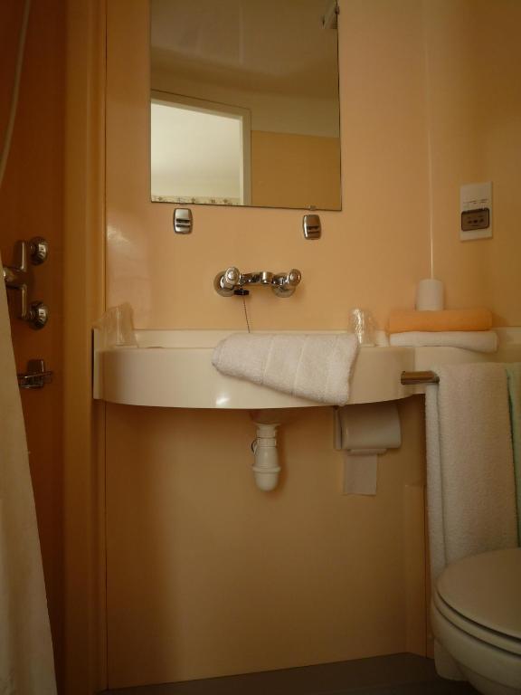 Hotel La Flamme Rouge Saint-Girons  Szoba fotó
